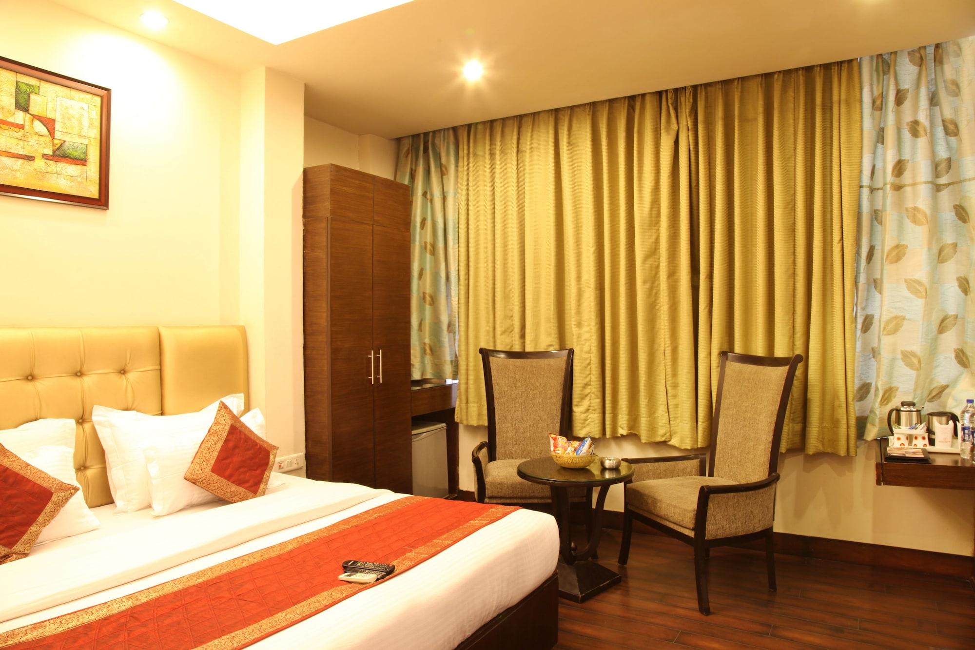 Rupam Hotel Delhi  Exterior photo