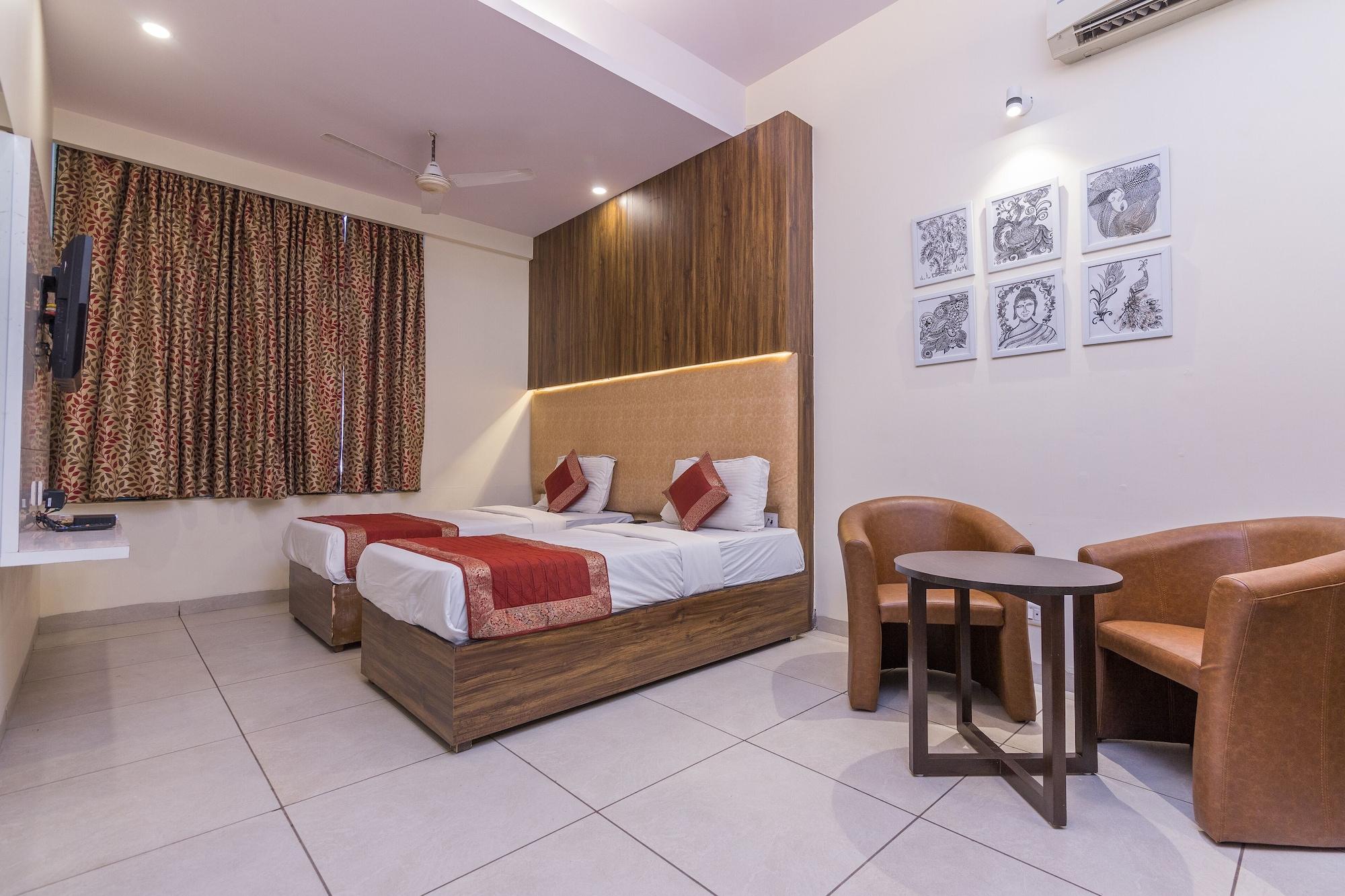 Rupam Hotel Delhi  Exterior photo