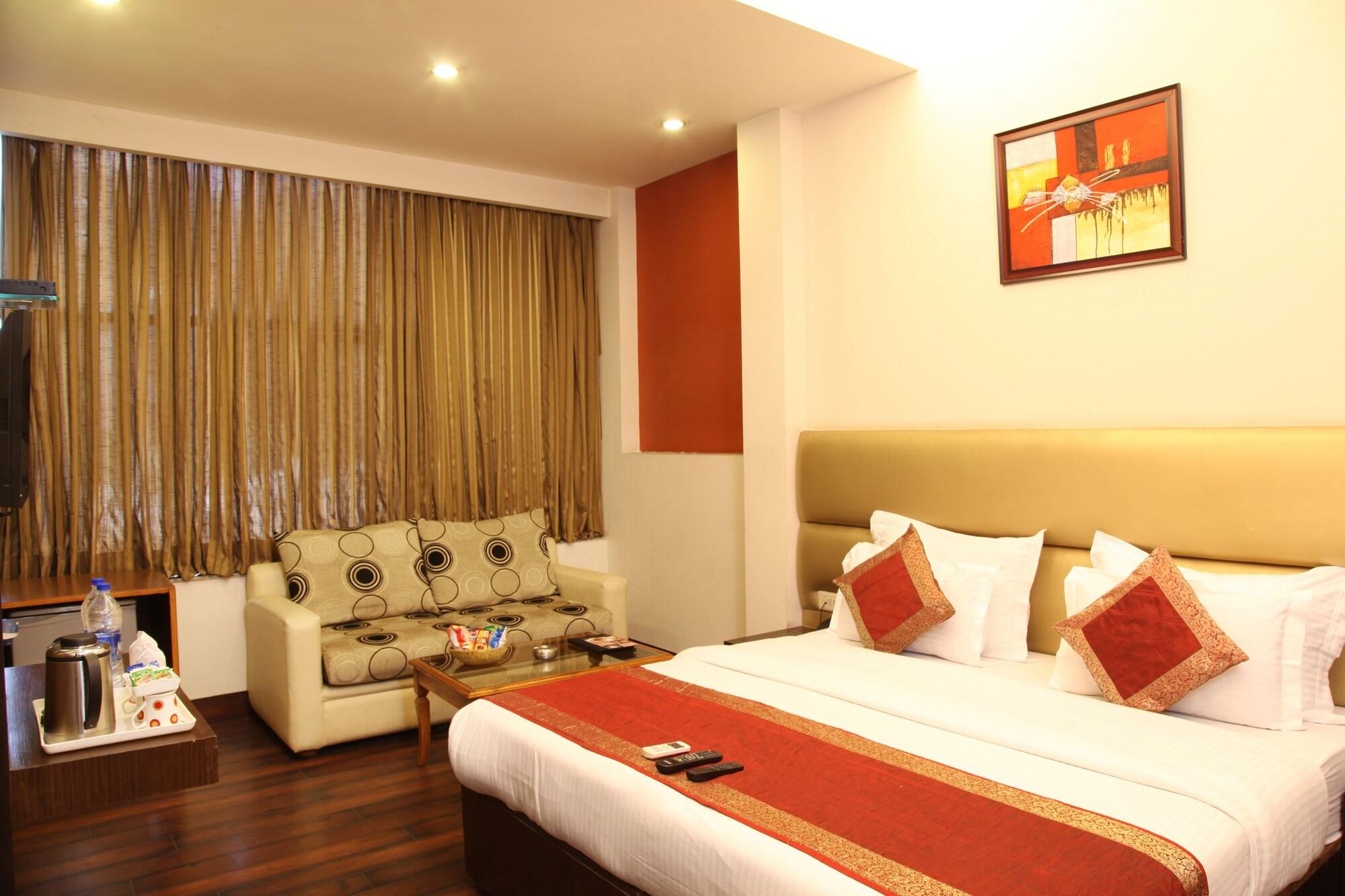 Rupam Hotel Delhi  Exterior photo