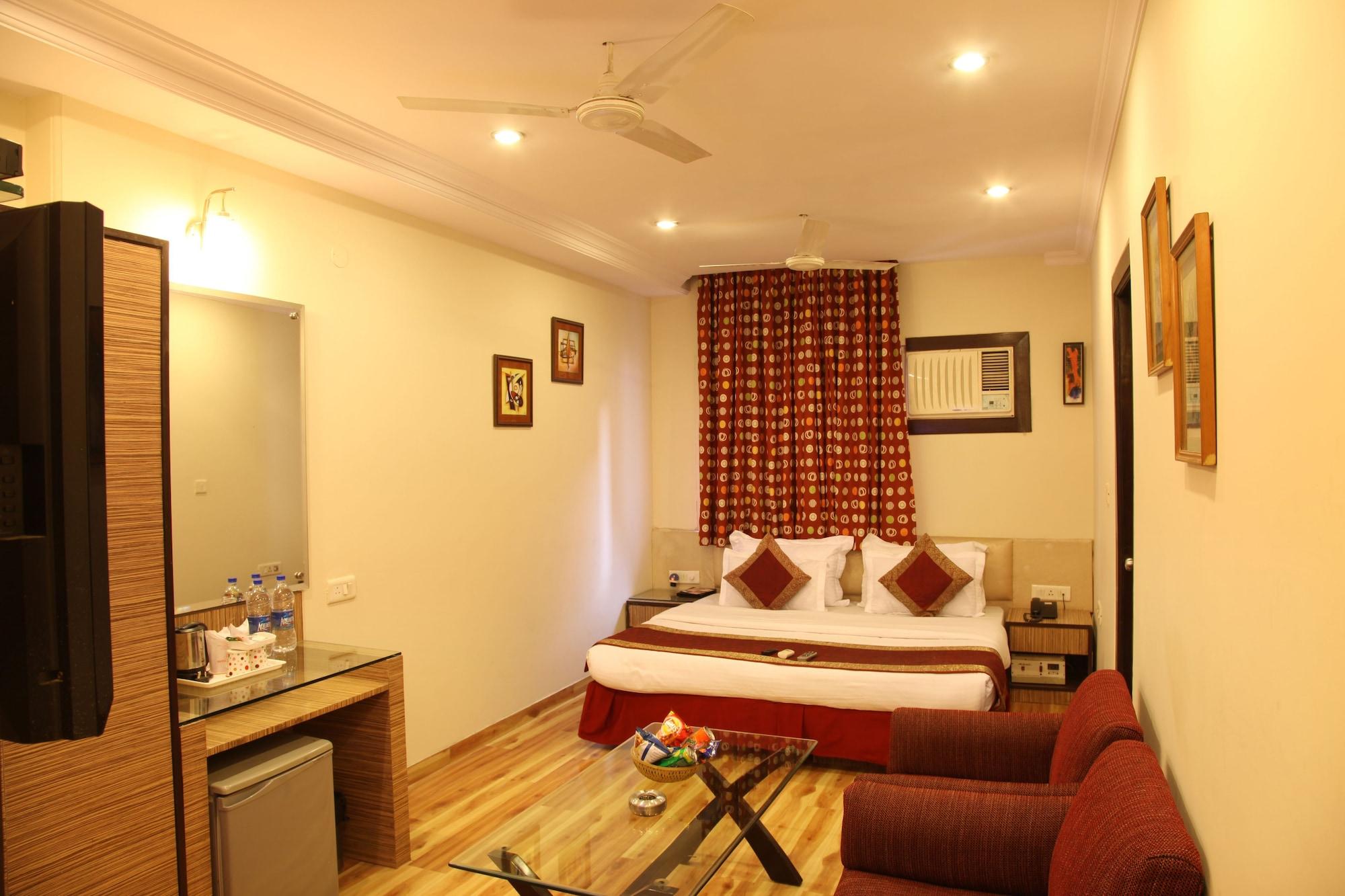 Rupam Hotel Delhi  Exterior photo