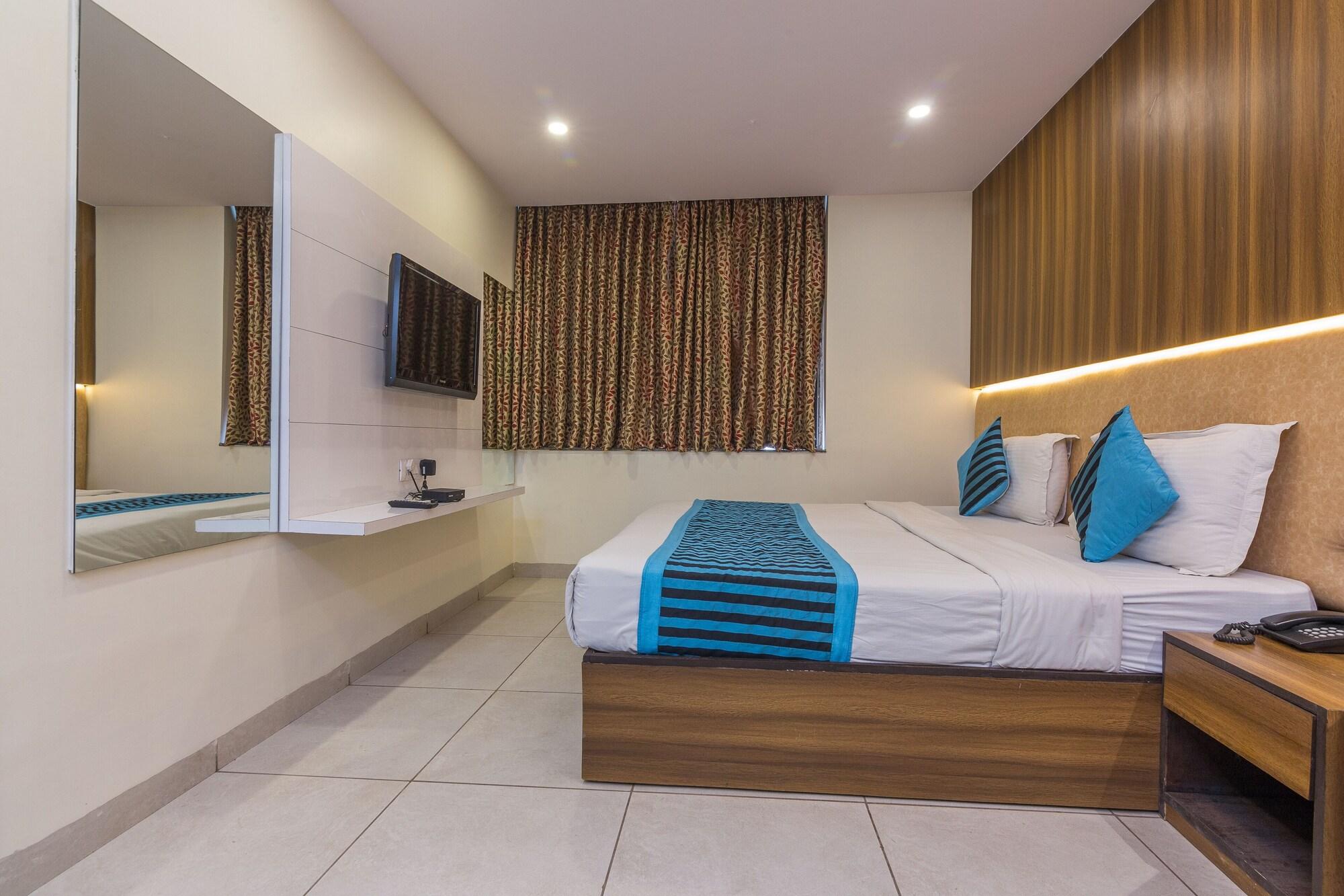 Rupam Hotel Delhi  Exterior photo