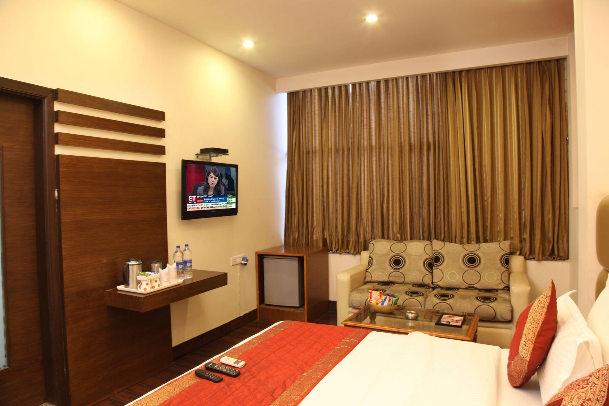 Rupam Hotel Delhi  Exterior photo