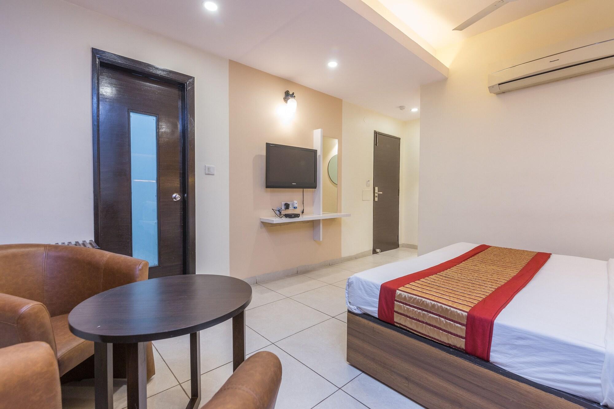 Rupam Hotel Delhi  Exterior photo