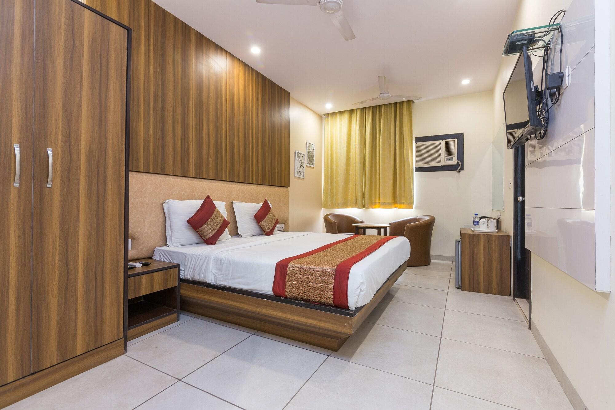Rupam Hotel Delhi  Exterior photo