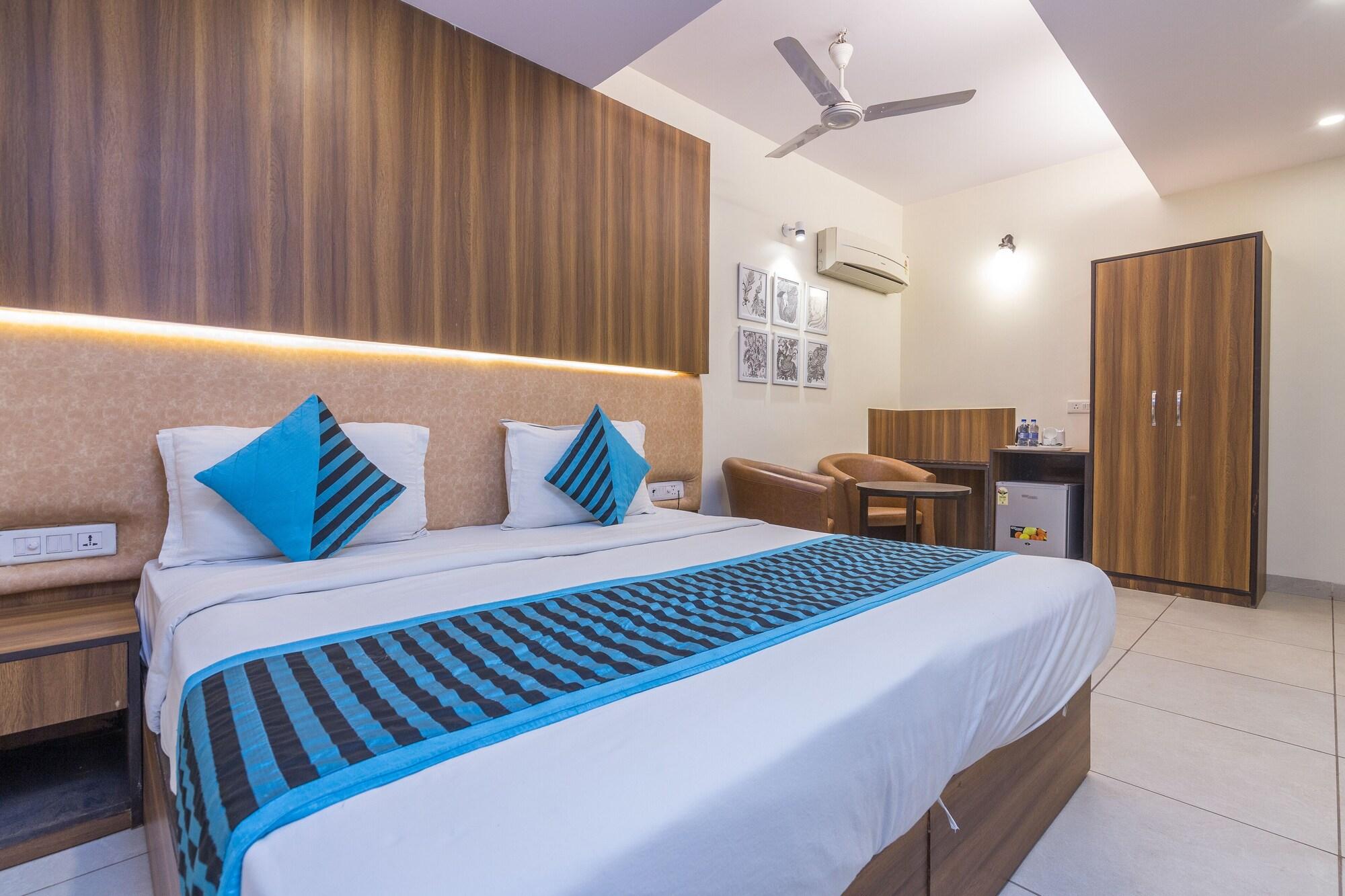 Rupam Hotel Delhi  Exterior photo