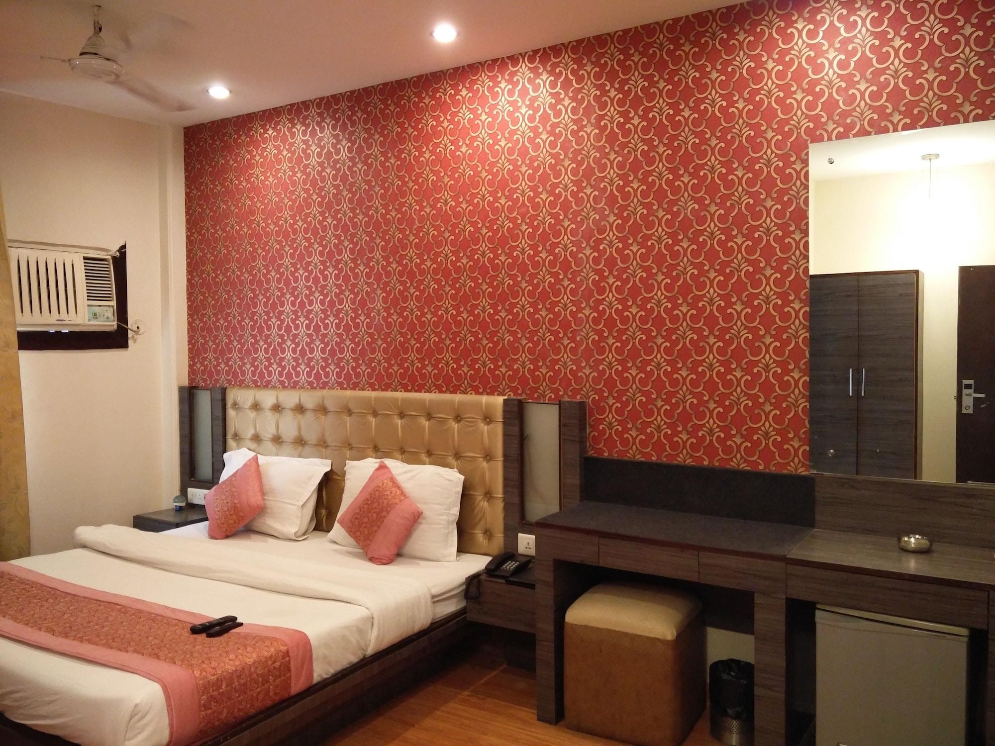 Rupam Hotel Delhi  Exterior photo