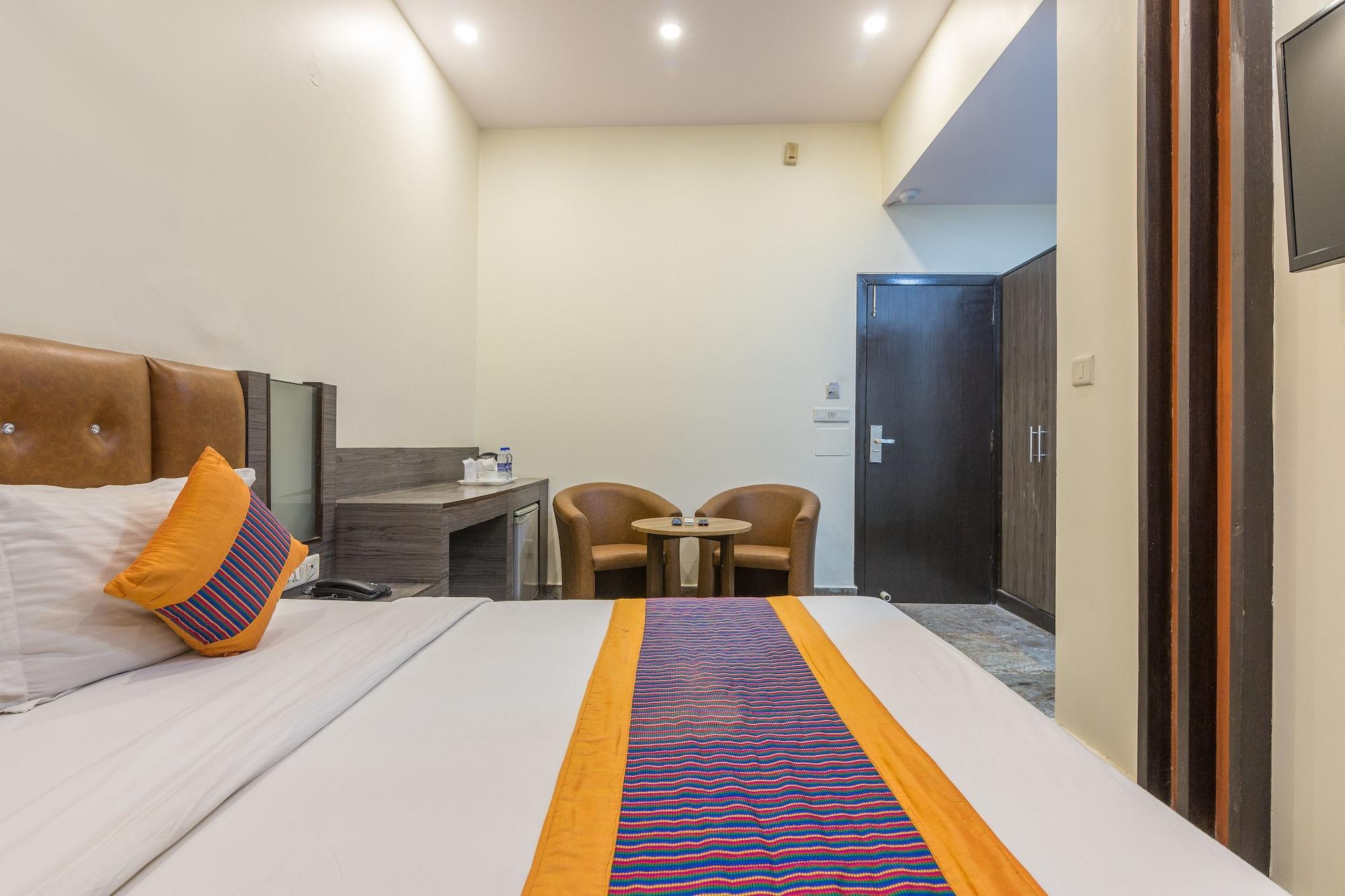 Rupam Hotel Delhi  Exterior photo