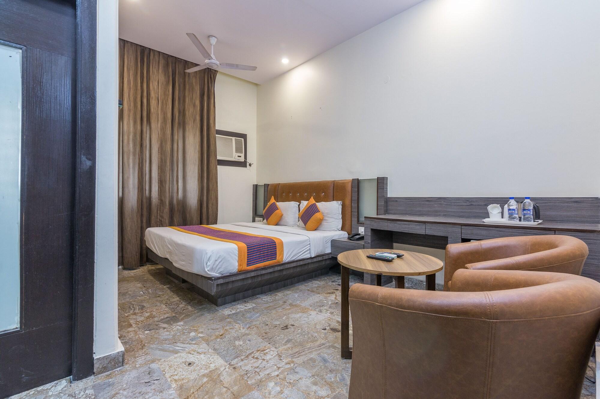Rupam Hotel Delhi  Exterior photo