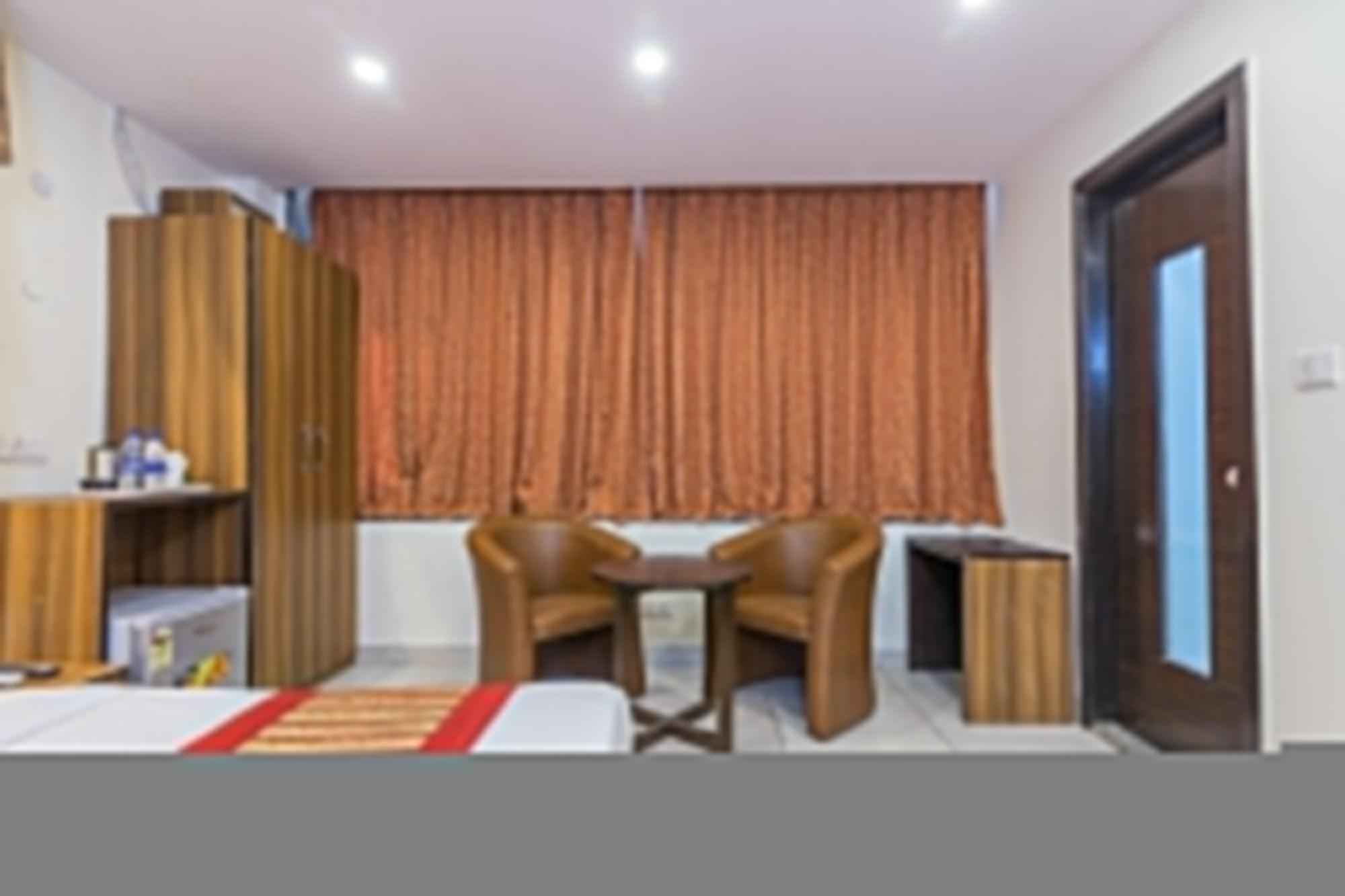 Rupam Hotel Delhi  Exterior photo