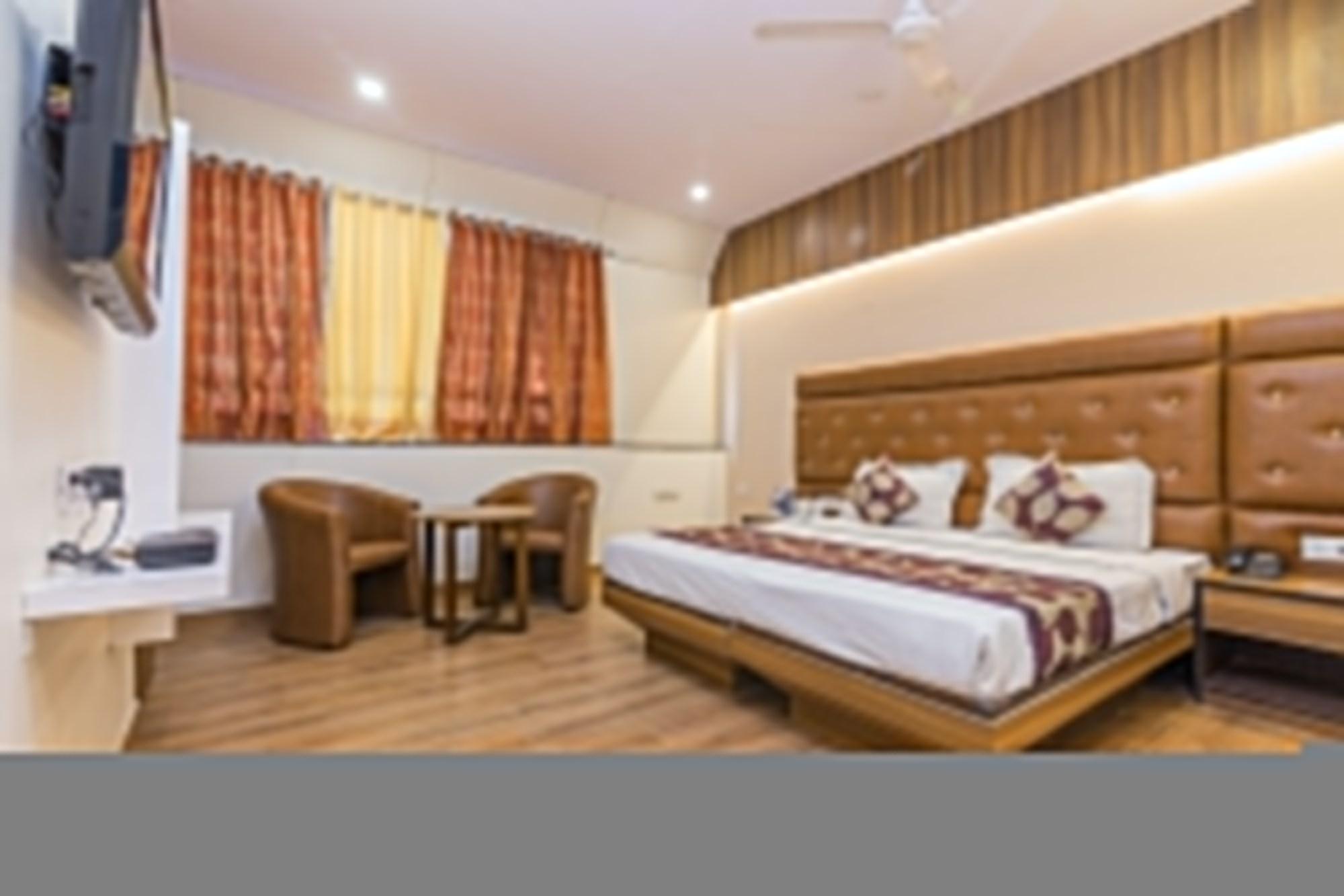 Rupam Hotel Delhi  Exterior photo
