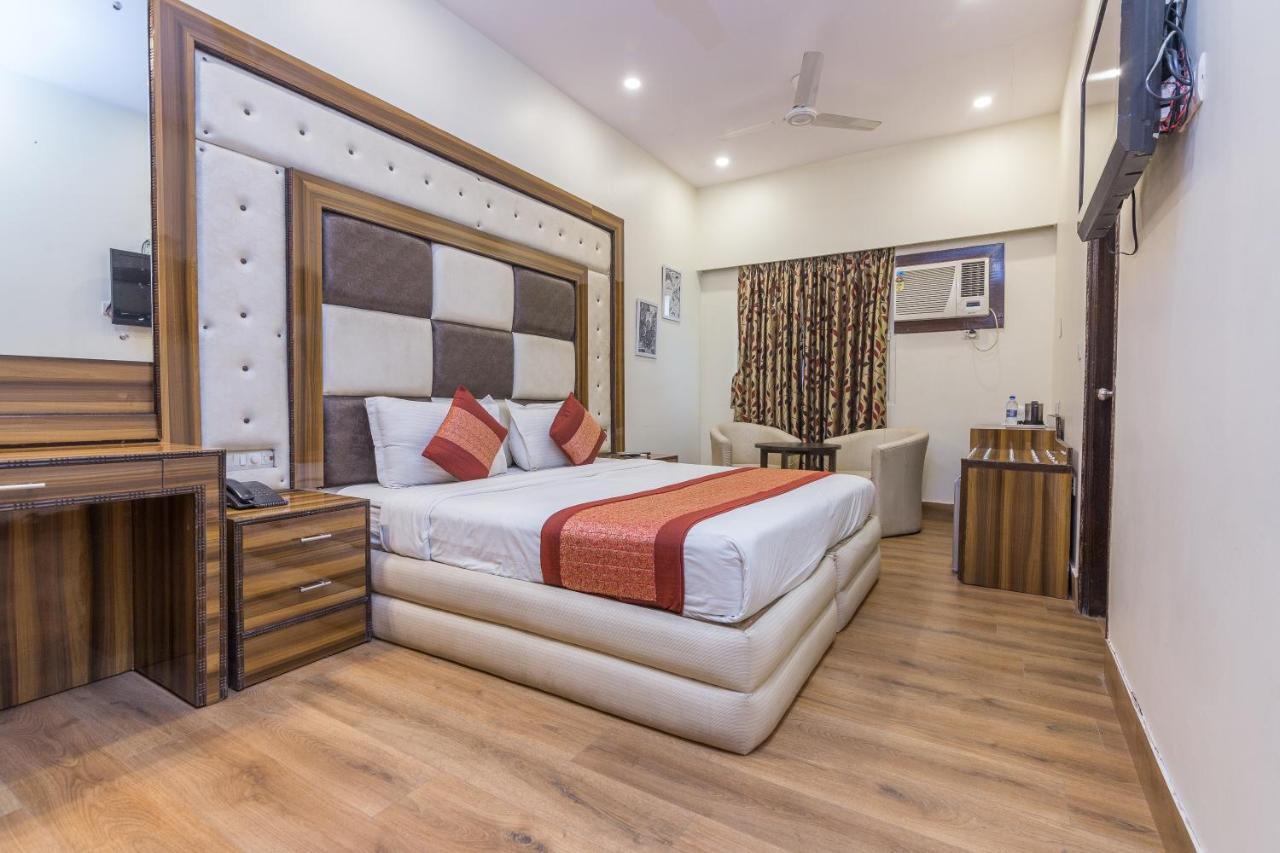 Rupam Hotel Delhi  Exterior photo