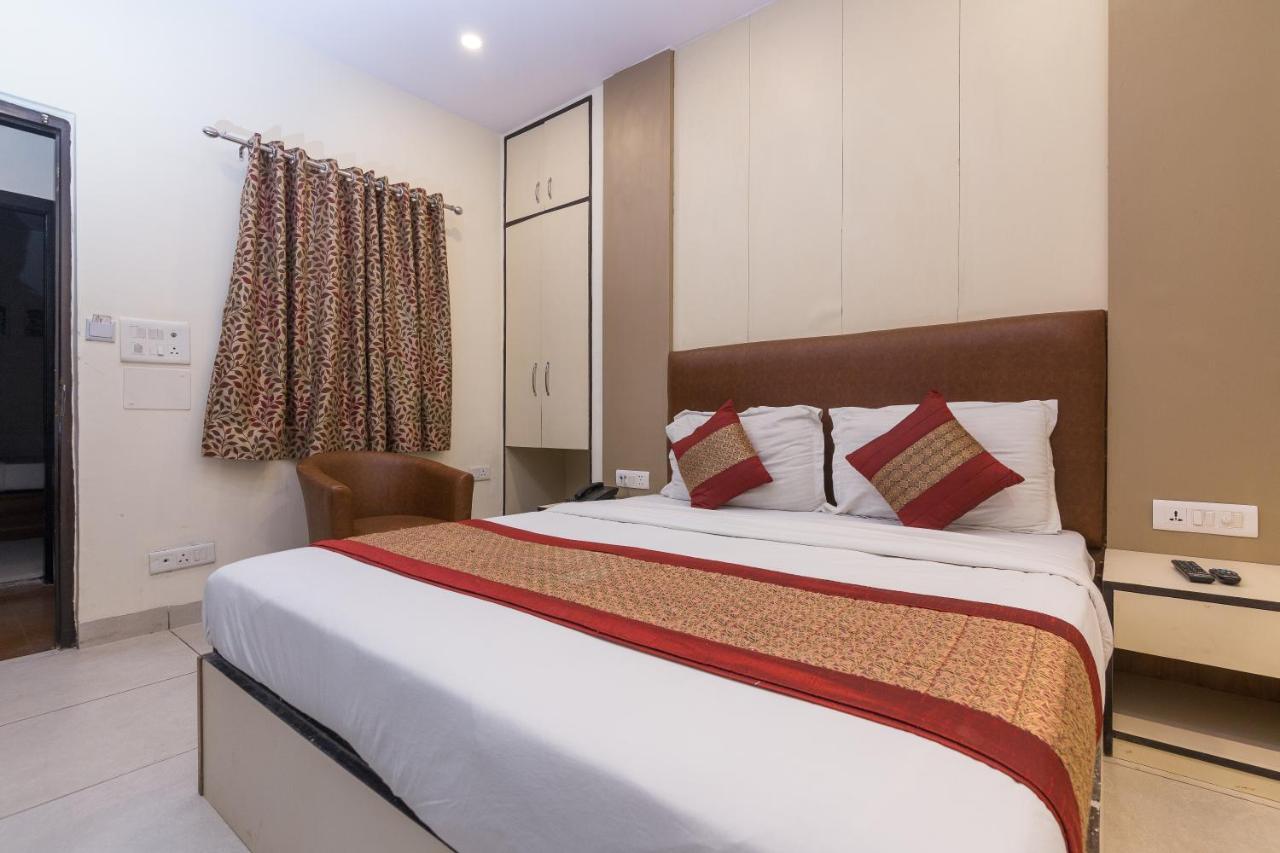 Rupam Hotel Delhi  Exterior photo