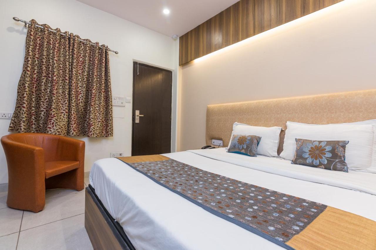 Rupam Hotel Delhi  Exterior photo