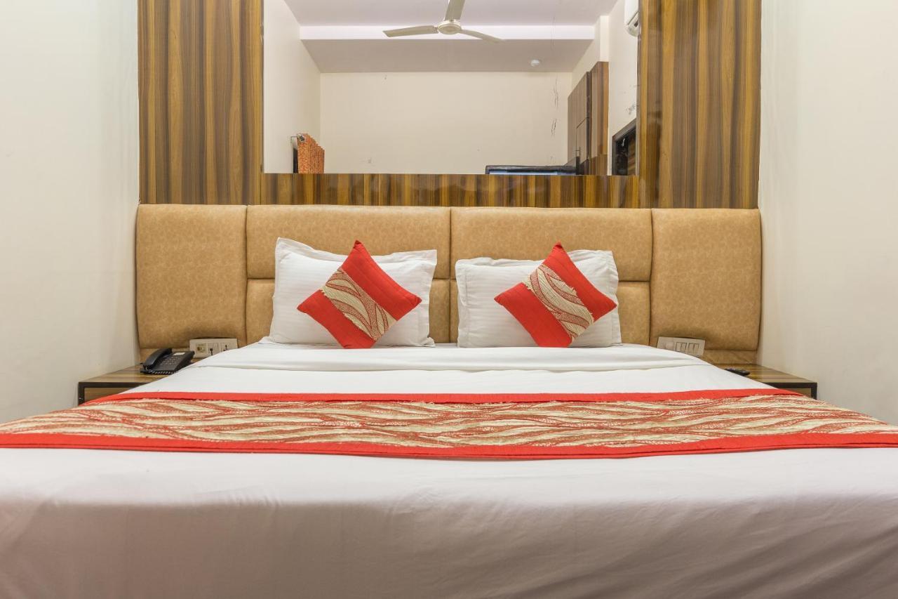 Rupam Hotel Delhi  Exterior photo
