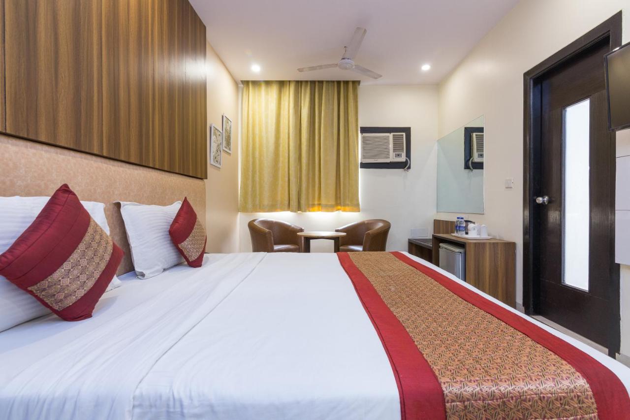 Rupam Hotel Delhi  Exterior photo