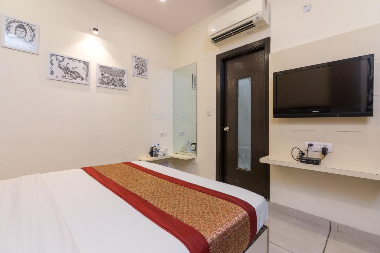 Rupam Hotel Delhi  Exterior photo
